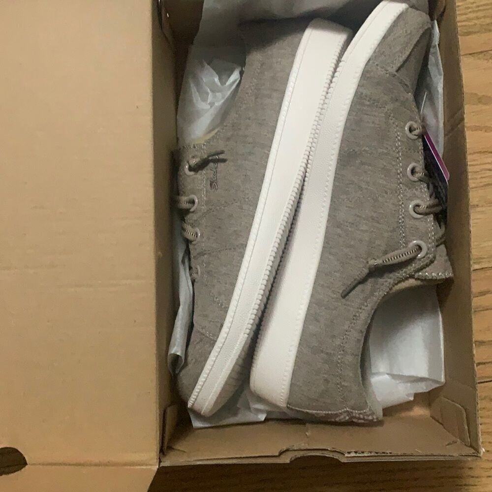 NWT SKECHERS ACTIVE AVENUE INNER CITY AIR COOL‎ MEMORY FOAM SNEAKERS SIZE 11
